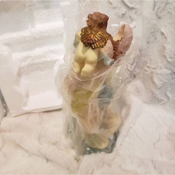 Angel   - Picture 3 of 8